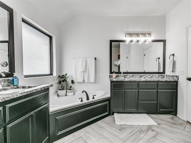 1164 Stone Point Circle, Edmond, OK 73034