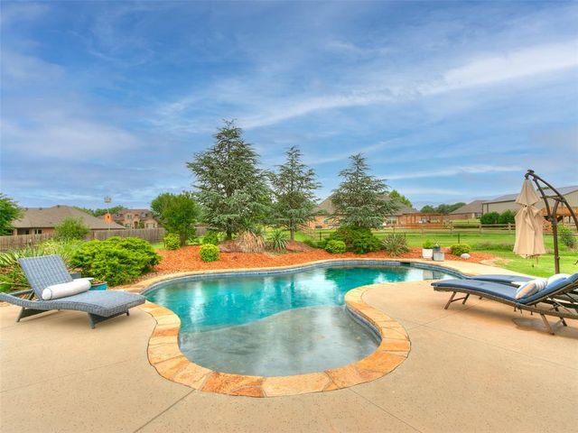 1164 Stone Point Circle, Edmond, OK 73034