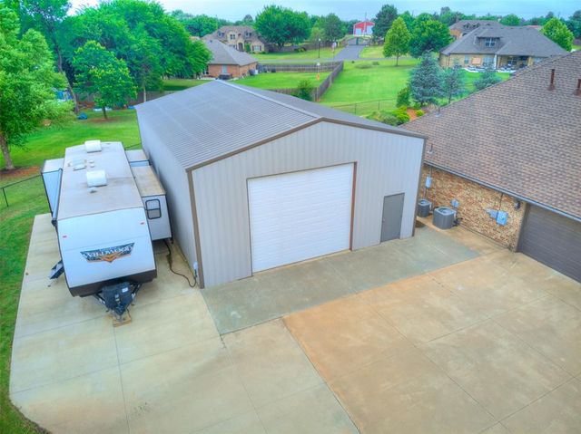 1164 Stone Point Circle, Edmond, OK 73034
