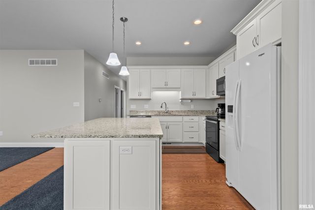 3909 WATERSTONE Way, Springfield, IL 62711
