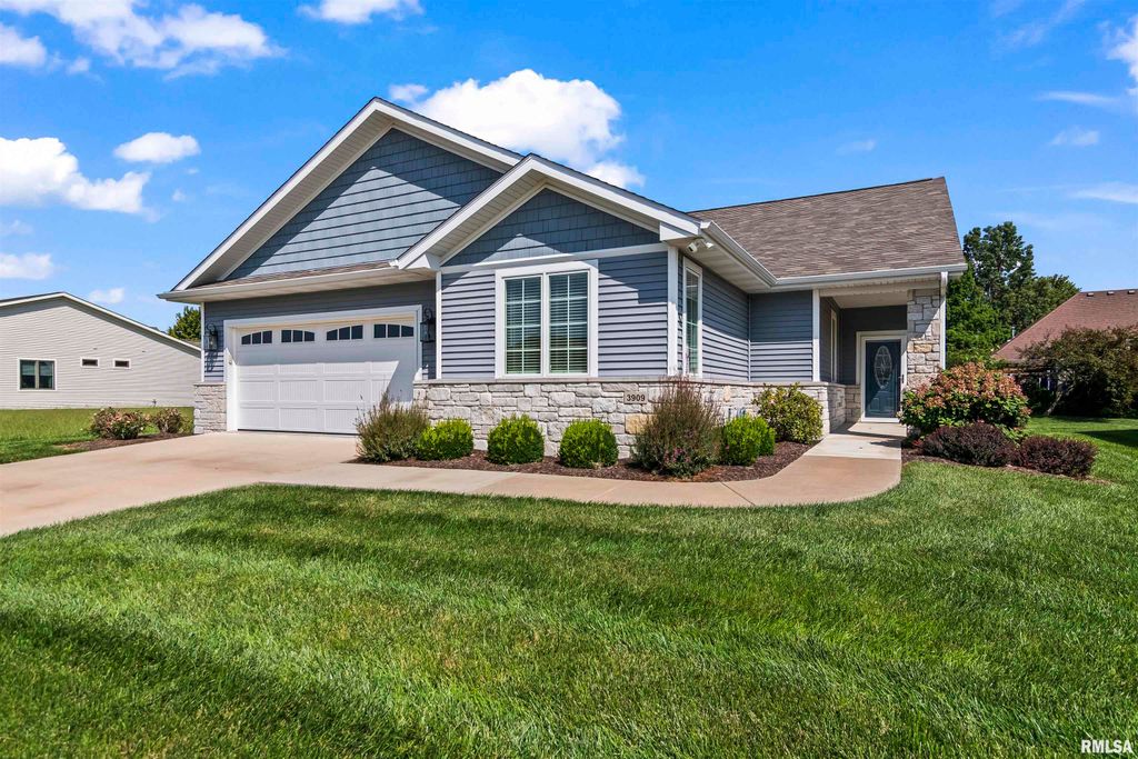3909 WATERSTONE Way, Springfield, IL 62711