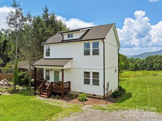 913 N Canton Road, Canton, NC 8716