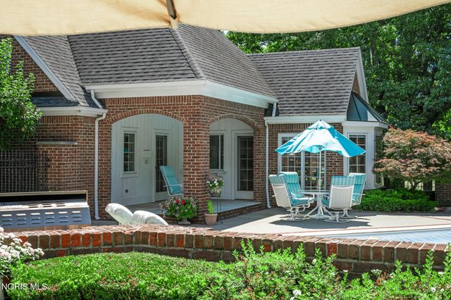 10751 Brexton Court, Whitehouse, OH 43571