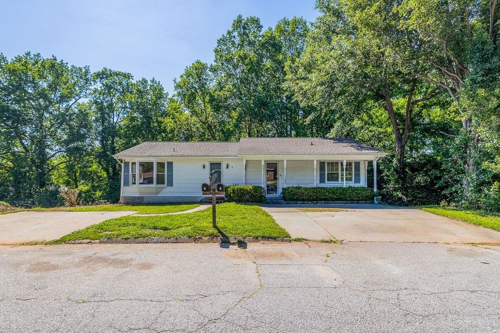 4016 Pebblebrook Court, Spartanburg, SC 29301