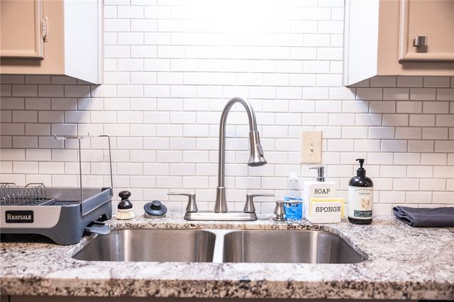 2912 Cherry Creek Circle, Bryan, TX 77802