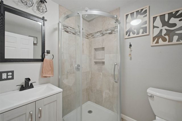 201 2nd Avenue SW, State Center, IA 50247