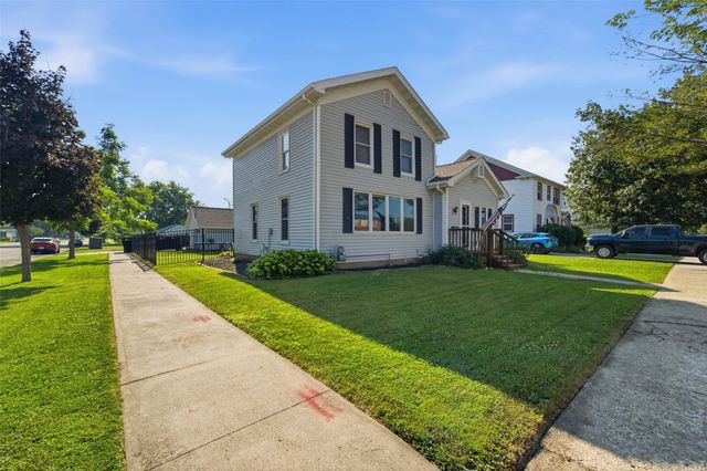201 2nd Avenue SW, State Center, IA 50247
