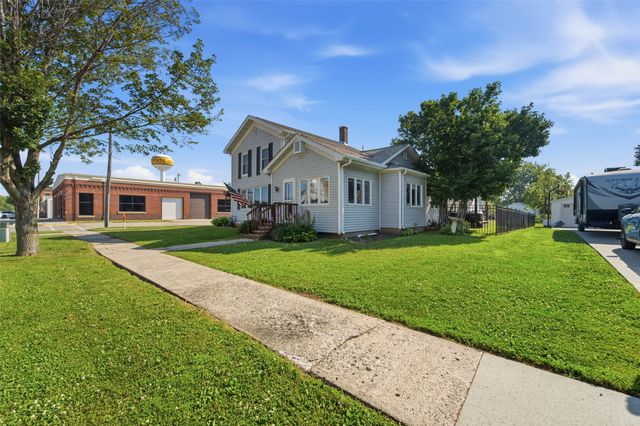 201 2nd Avenue SW, State Center, IA 50247