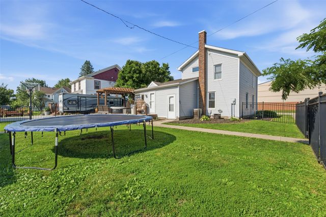 201 2nd Avenue SW, State Center, IA 50247