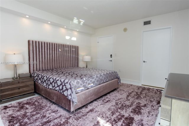 200 Sunny Isles Blvd 2-1105, Sunny Isles Beach, FL 33160