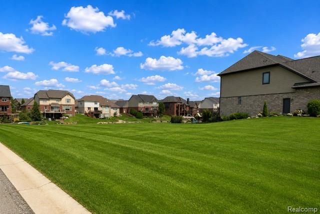 10401 Sandpiper Court, South Lyon, MI 48178