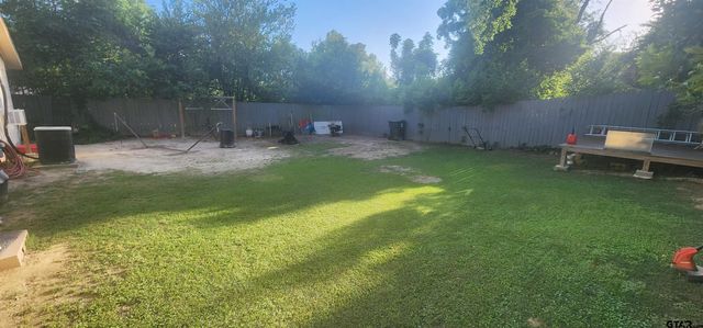 2028 Bradshaw Dr, Tyler, TX 75702