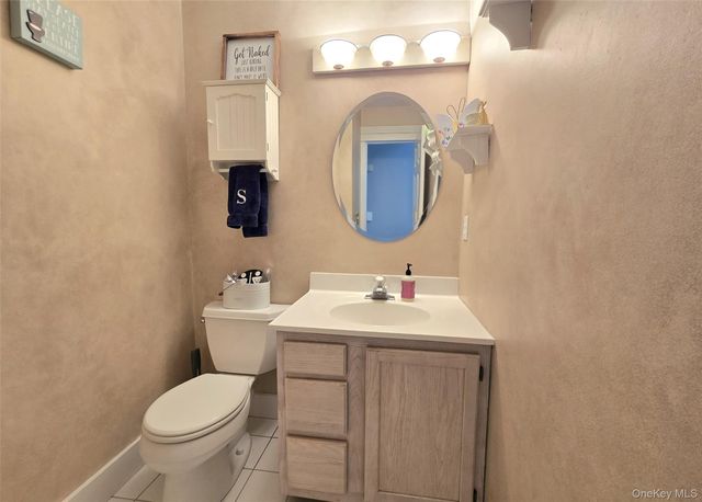 9 Keystone Court, Centereach, NY 11720