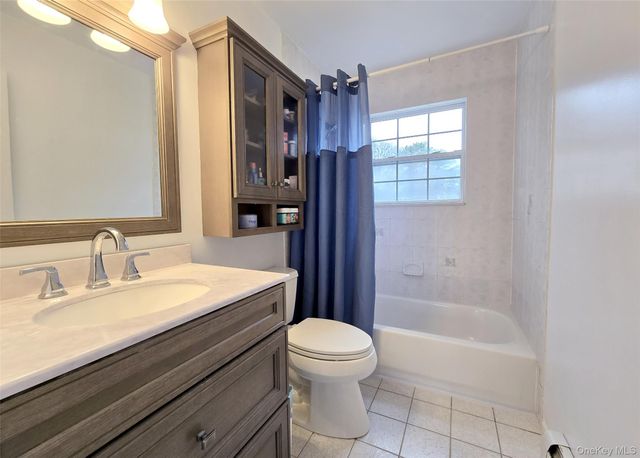 9 Keystone Court, Centereach, NY 11720