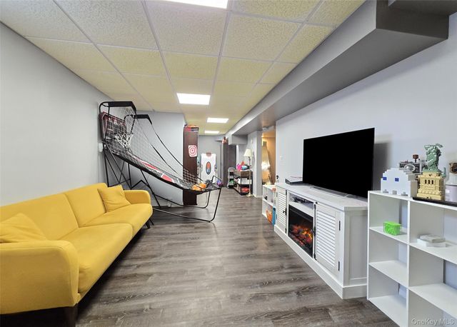 9 Keystone Court, Centereach, NY 11720