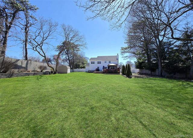 9 Keystone Court, Centereach, NY 11720