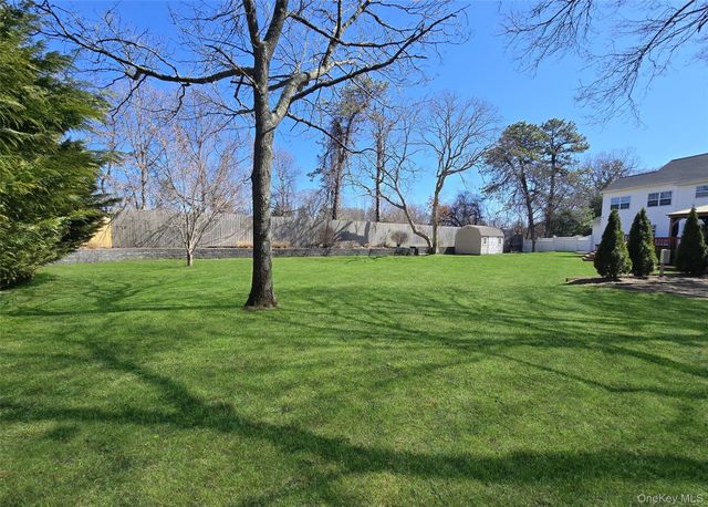 9 Keystone Court, Centereach, NY 11720