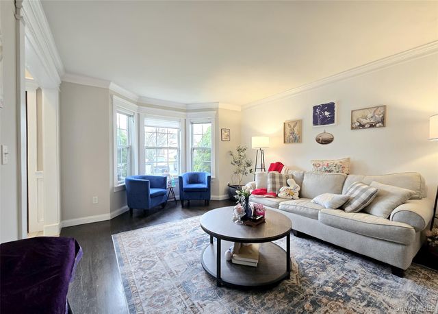 9 Keystone Court, Centereach, NY 11720