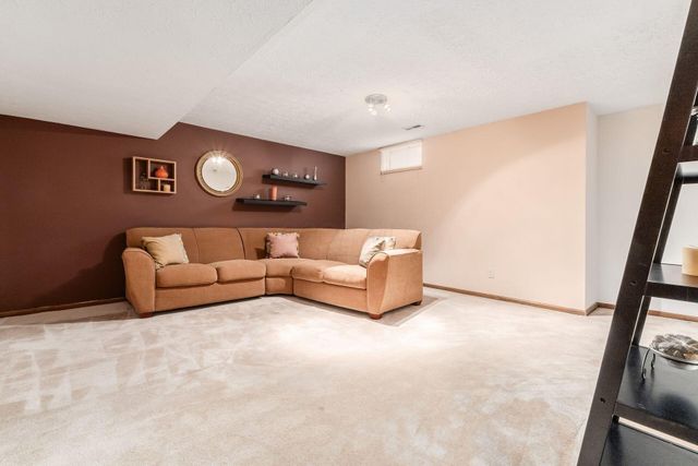1949 Rockdale Drive, 32, Columbus, OH 43229
