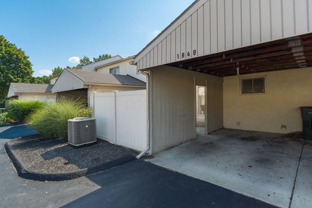 1949 Rockdale Drive, 32, Columbus, OH 43229