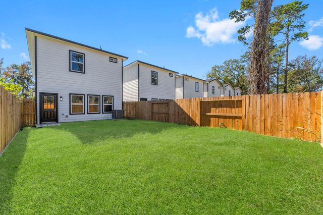 8161 Crestview Drive, Houston, TX 77028