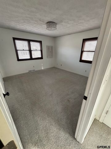 4824 Glasgow Avenue, Omaha, NE 68157