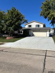 4824 Glasgow Avenue, Omaha, NE 68157