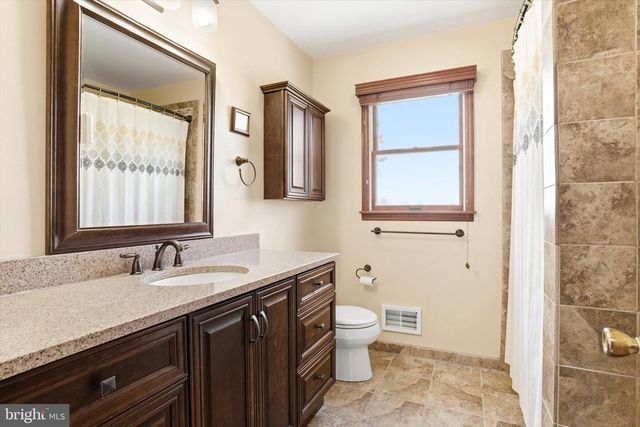 25446 MOUNT PLEASANT RD, Columbus, NJ 08022
