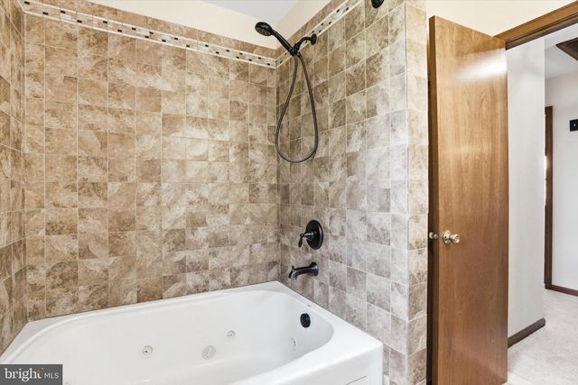 25446 MOUNT PLEASANT RD, Columbus, NJ 08022