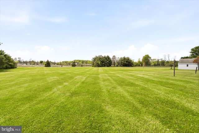 25446 MOUNT PLEASANT RD, Columbus, NJ 08022