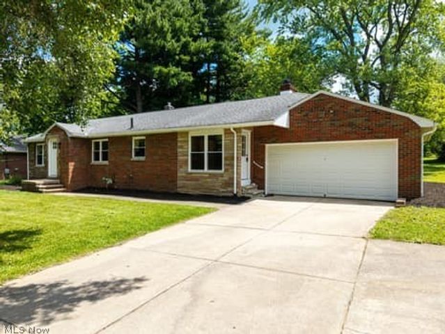 2805 Glencoe, Akron, OH 44319