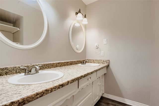 829 Poinsettia Drive, Lancaster, TX 75146
