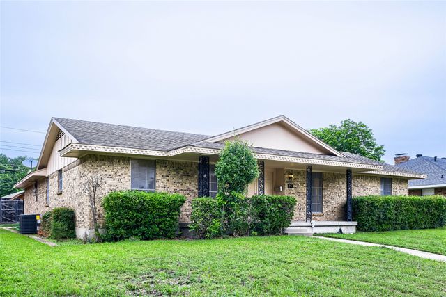 829 Poinsettia Drive, Lancaster, TX 75146