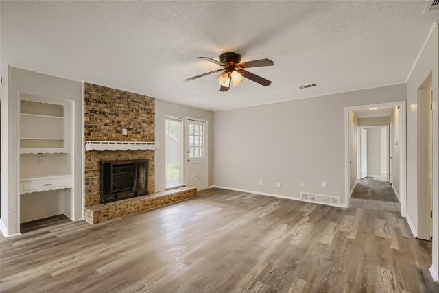 829 Poinsettia Drive, Lancaster, TX 75146