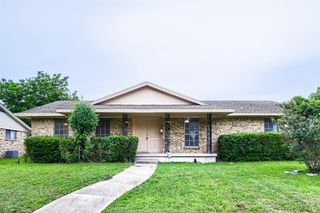 829 Poinsettia Drive, Lancaster, TX 75146
