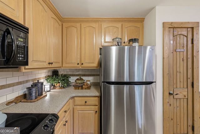 634 Little Hawk Road, Sautee Nacoochee, GA 30571