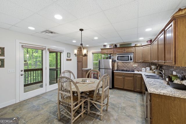 634 Little Hawk Road, Sautee Nacoochee, GA 30571