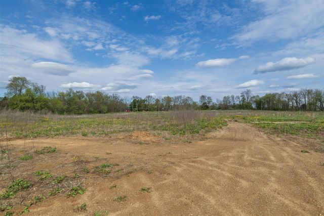 10771 N 47th Street, Augusta, MI 49012