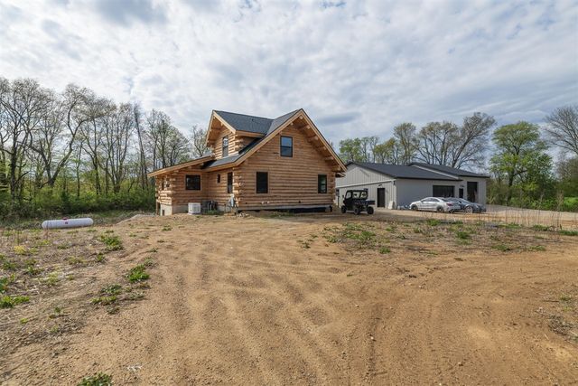 10771 N 47th Street, Augusta, MI 49012
