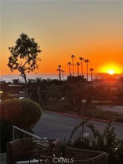 504 Avocado Avenue, Corona Del Mar (newport Beach), CA 92625