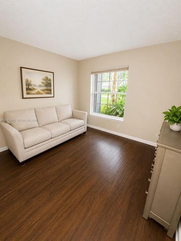 10750 NW 10th Street, Plantation, FL 33322