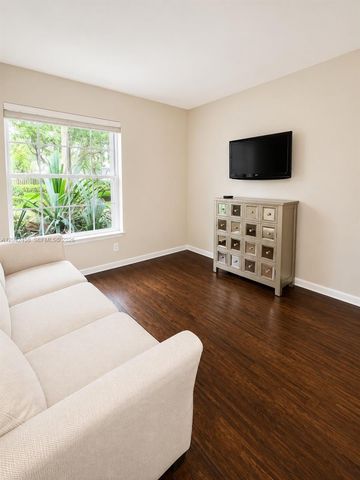 10750 NW 10th Street, Plantation, FL 33322