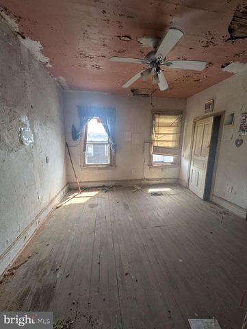 2851 W OAKDALE STREET, Philadelphia, PA 19132