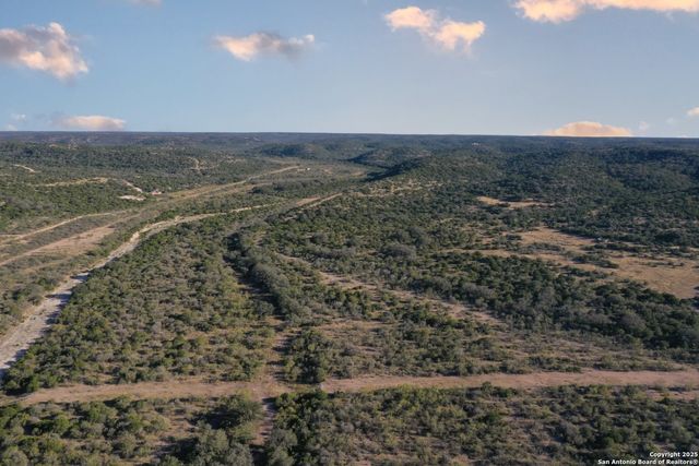 97 SD 45690, Rocksprings, TX 78880
