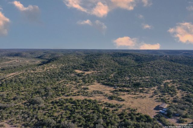 97 SD 45690, Rocksprings, TX 78880