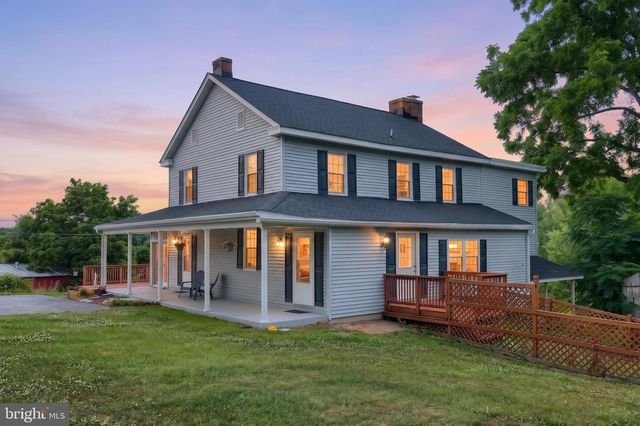 25 JOHN EDWARD DR, Littlestown, PA 17340