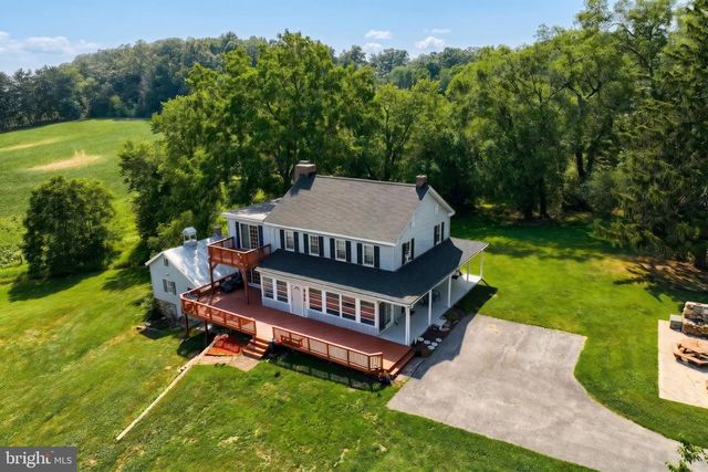 25 JOHN EDWARD DR, Littlestown, PA 17340
