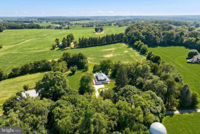 25 JOHN EDWARD DR, Littlestown, PA 17340