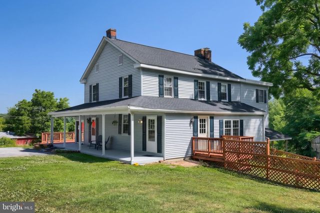 25 JOHN EDWARD DR, Littlestown, PA 17340