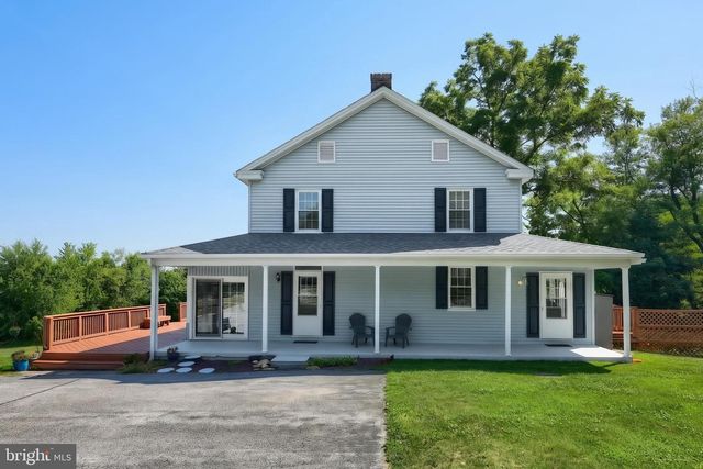 25 JOHN EDWARD DR, Littlestown, PA 17340